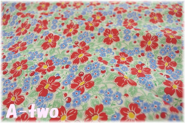 moda　30S PLAYTIME　GARDEN GROWING　RED　33630-11　（約110cm幅×50cm）