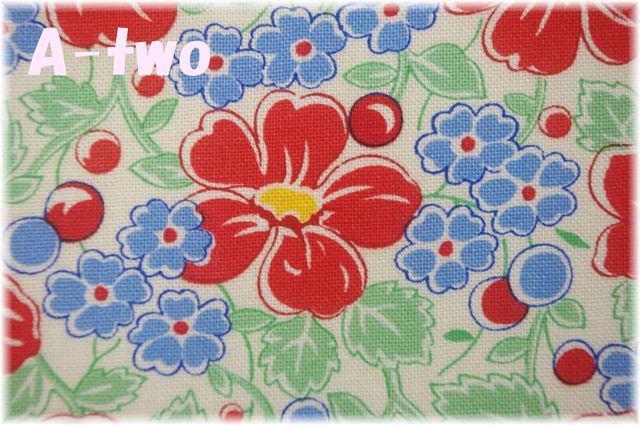 moda　30S PLAYTIME　GARDEN GROWING　RED　33630-11　（約110cm幅×50cm）
