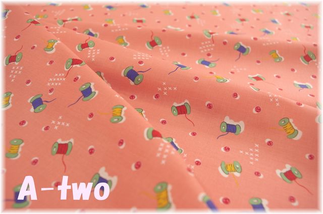 moda　30S PLAYTIME　SEWING BOX　PETAL　33632-13　（約110cm幅×50cm）