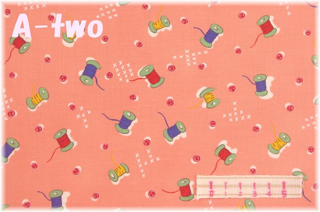 moda　30S PLAYTIME　SEWING BOX　PETAL　33632-13　（約110cm幅×50cm）