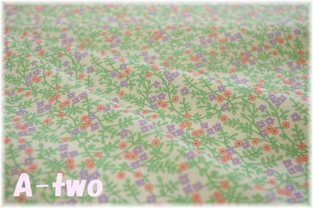 moda　30S PLAYTIME　BLOOMING BLOSSOMS　PASTEL　33633-21　（約110cm幅×50cm）