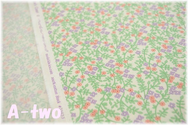 moda　30S PLAYTIME　BLOOMING BLOSSOMS　PASTEL　33633-21　（約110cm幅×50cm）