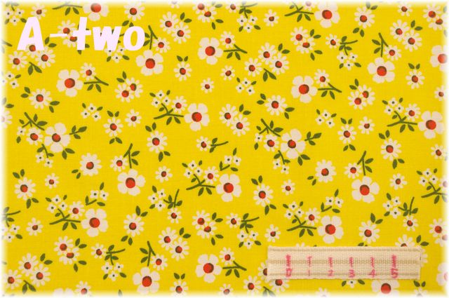 WINDHAM FABRICS　Falling daisies　イエロー　52741-2　（約110cm幅×50cm）