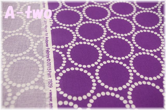 Andober Fabrics　Mini Pearl Bracelets　Violet　7829-P1　（約110cm幅×50cm）
