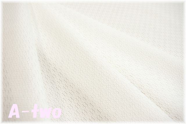 YUWA　カラミドビー　格子　ホワイト　8002-C　（約110cm幅×50cm）