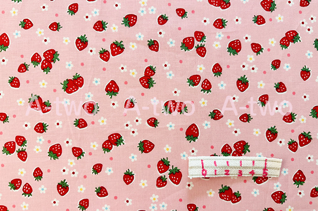 Candy　Berry　ピンク　AT-829862-A　（約110cm幅×50cm）