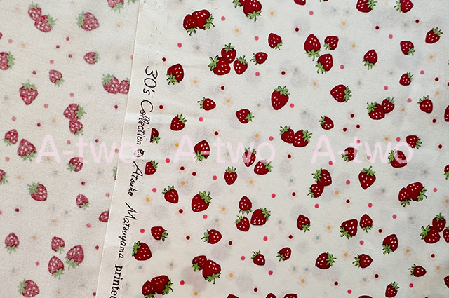 Candy　 Berry　生成り×レッド　AT-829862-B　（約110cm幅×50cm）