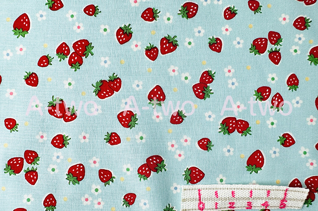 Candy　 Berry　ブルー　AT-829862-D　（約110cm幅×50cm）