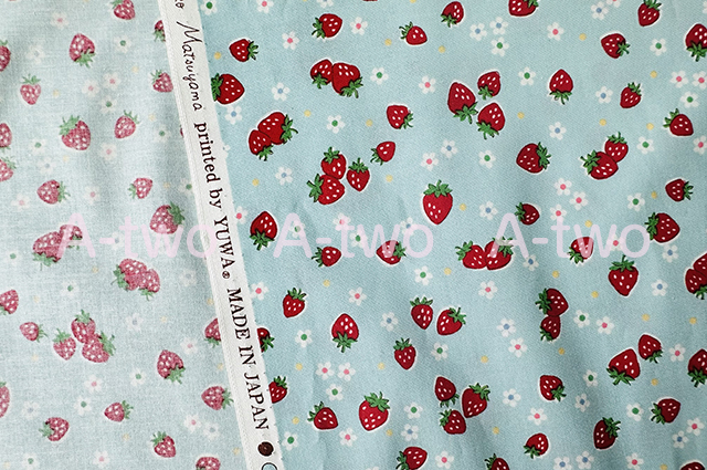 Candy　 Berry　ブルー　AT-829862-D　（約110cm幅×50cm）