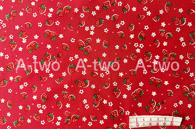 Candy　 Berry　レッド　AT-829862-E　（約110cm幅×50cm）