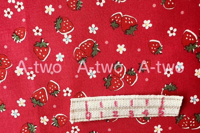 Candy　 Berry　レッド　AT-829862-E　（約110cm幅×50cm）