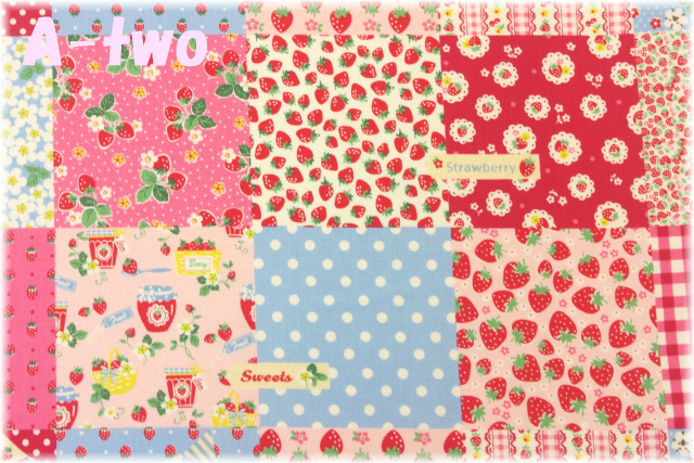 ストロベリーパッチ　レッド×ブルー　（約110cm幅×50cm）