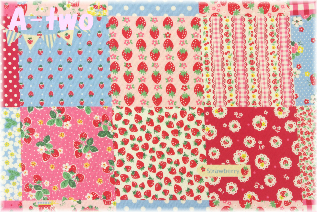 ストロベリーパッチ　レッド×ブルー　（約110cm幅×50cm）
