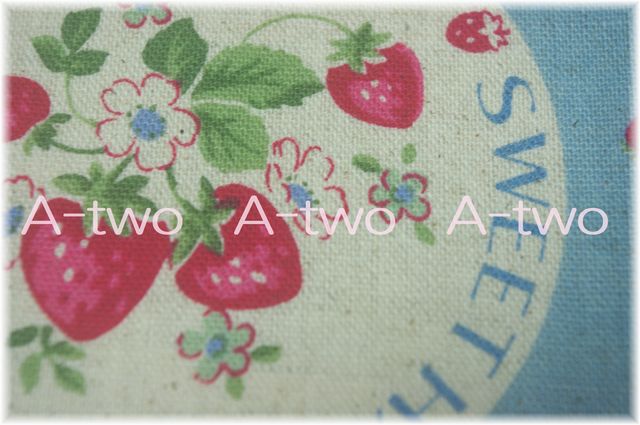 Fruit flower sticker　綿麻　ブルー　AT446909-B　（約110cm幅×50cm）