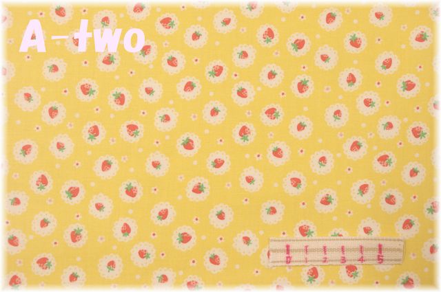 レースストロベリー　イエロー　AT801920-D　（約110cm幅×50cm）