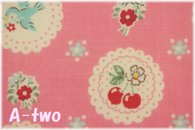 ファンシースカラップ　ピンク　AT826284-A　（約110cm幅×50cm）