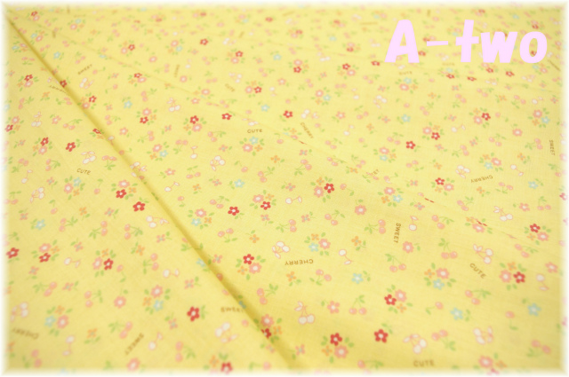 ミニミニチェリー　イエロー　AT826444-C　（約110cm幅×50cm）