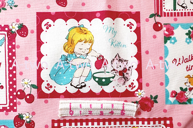 Run Run Girls Card　ピンク　AT829830-D　（約110cm幅×50cm）