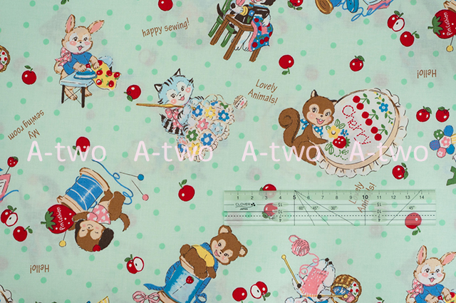 Happy Sewing Animals　ミント　AT829883-D　（約110cm幅×50cm）