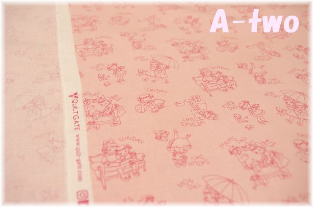 Quilt Gate　Dear Little World　Weekly　ピンク　LW2030-15-D　（約110cm幅×50cm）
